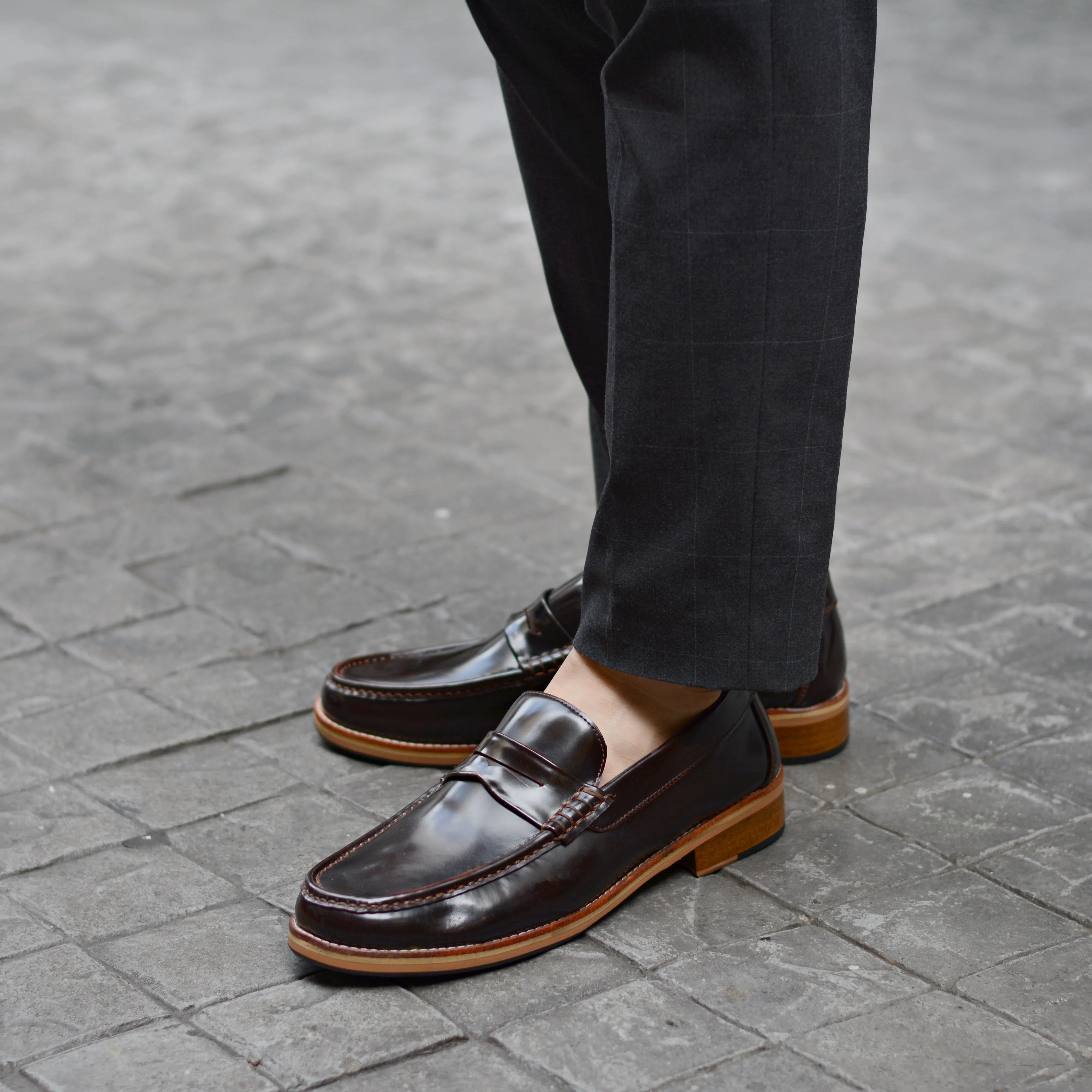 703-2 Wide Front Penny Loafer Burgundy - Wooden Base