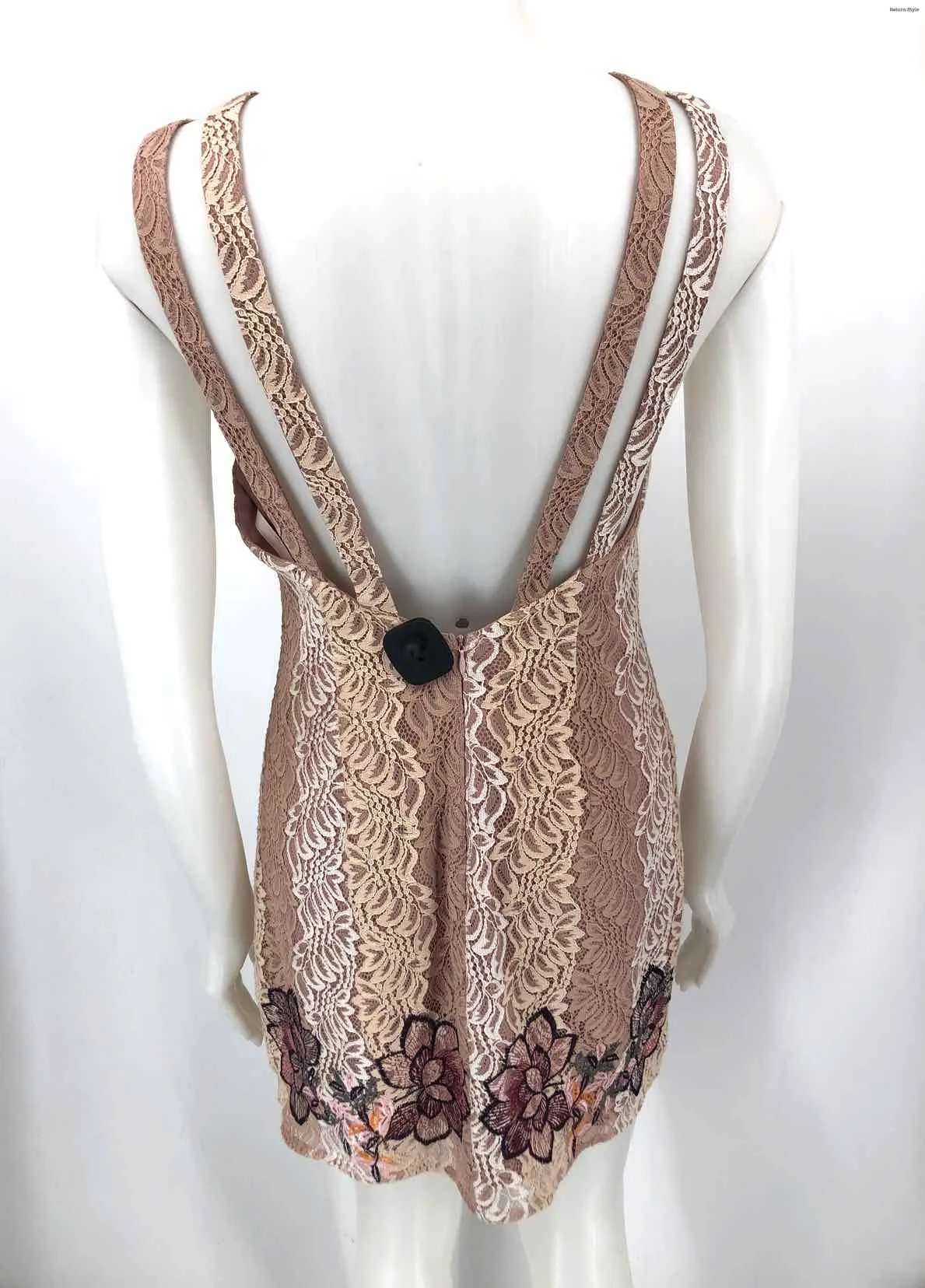 FOXIEDOX Beige Pink Multi Lace Halter Size 6  (S) Dress