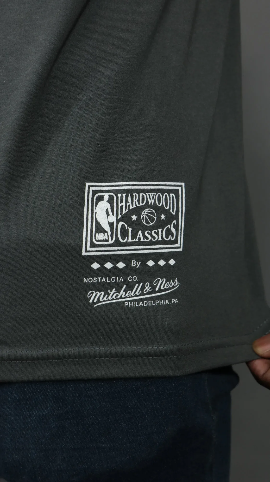 Philadelphia 76ers NBA Hardwood Classics Vintage Cracked Tee | Charcoal Grey T-shirt