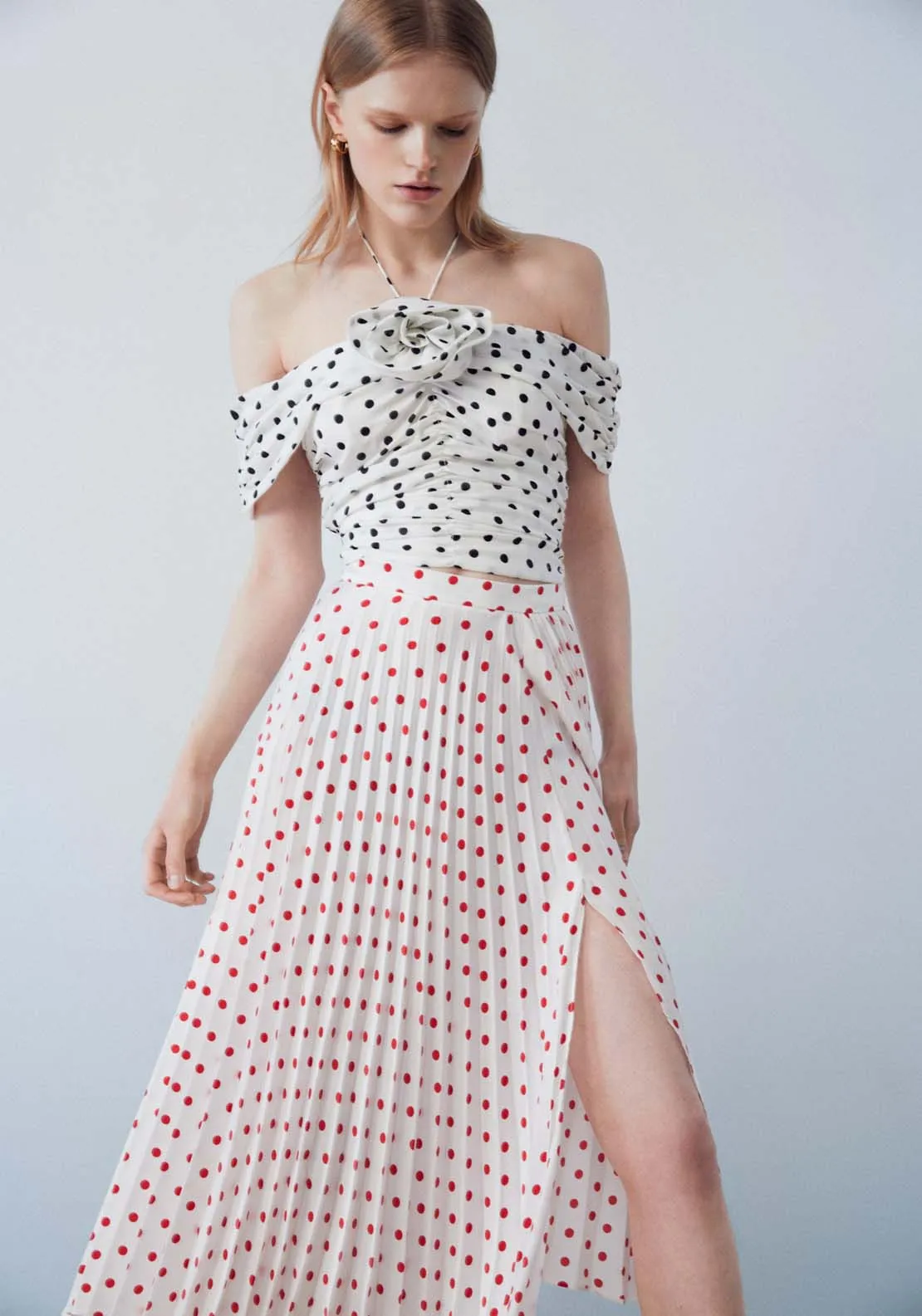 Polka dots pleated skirt