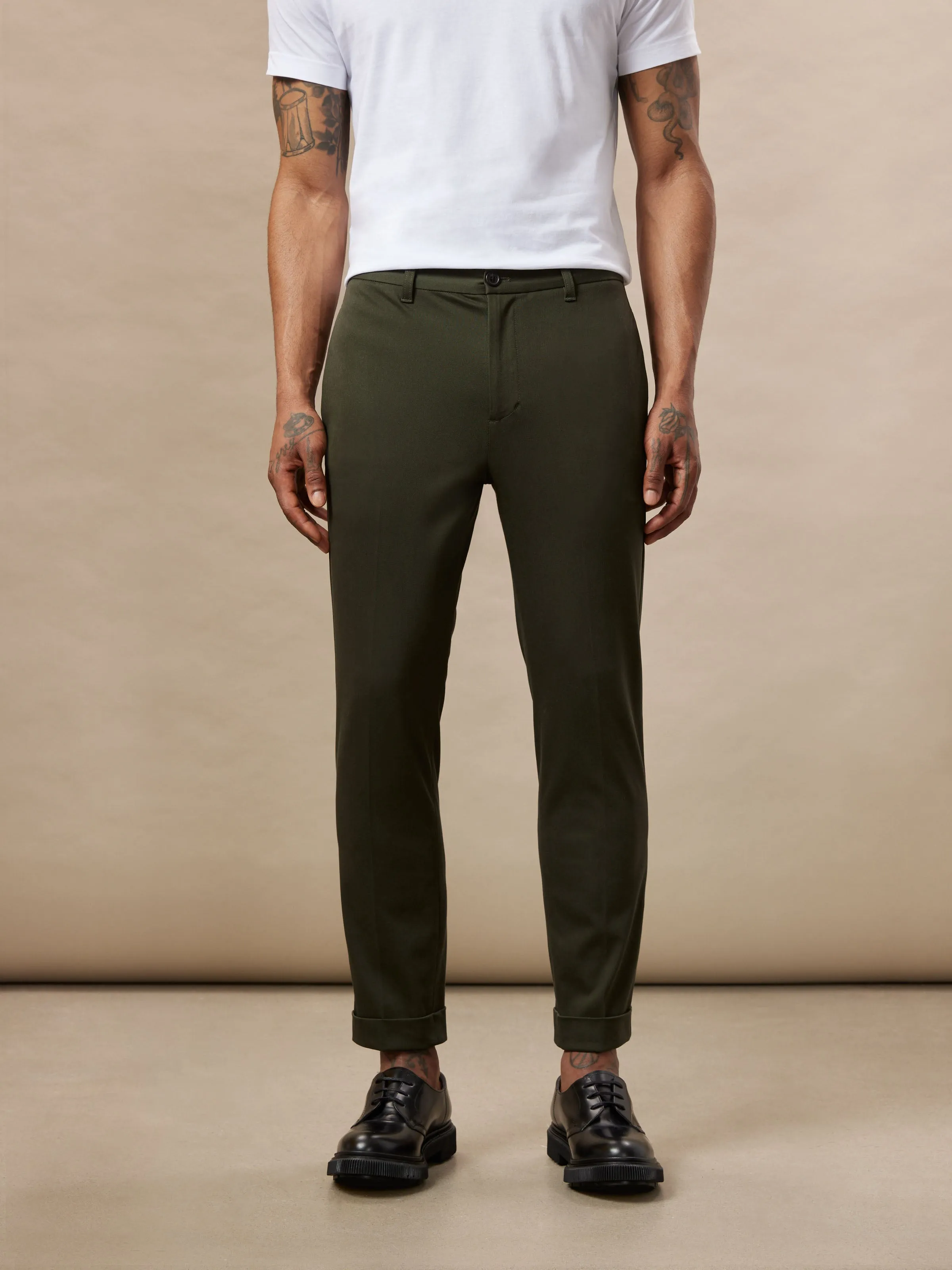 The Colin Tapered Flex Pant in Rosin