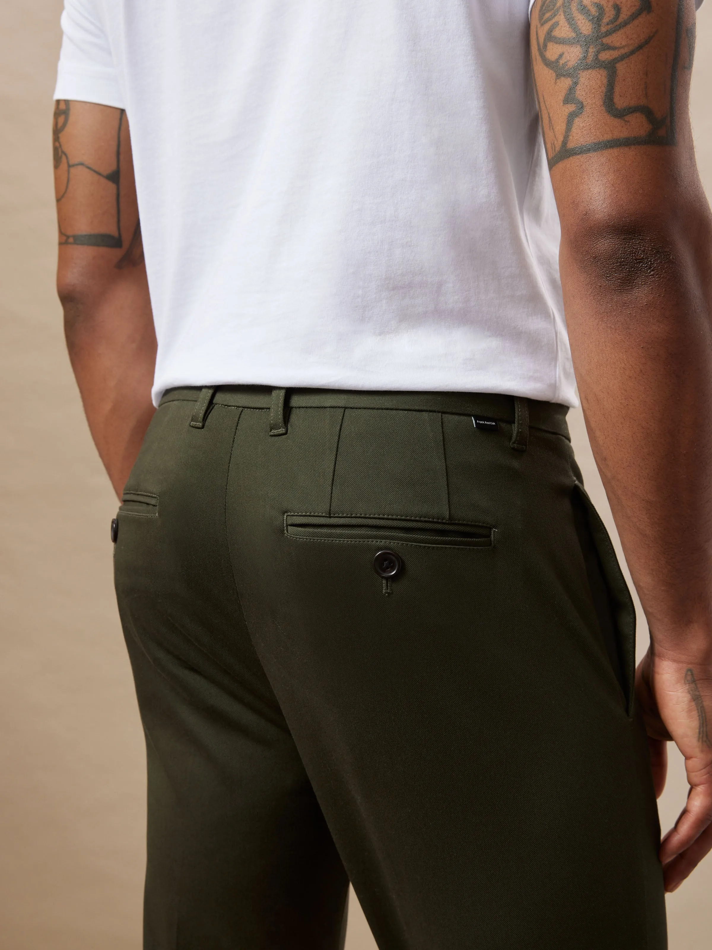 The Colin Tapered Flex Pant in Rosin