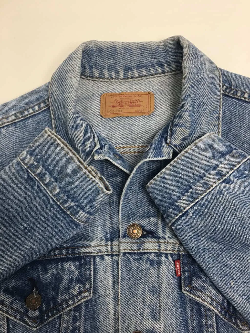 Vintage Levis denim trucker jacket, made in USA – Small / Medium