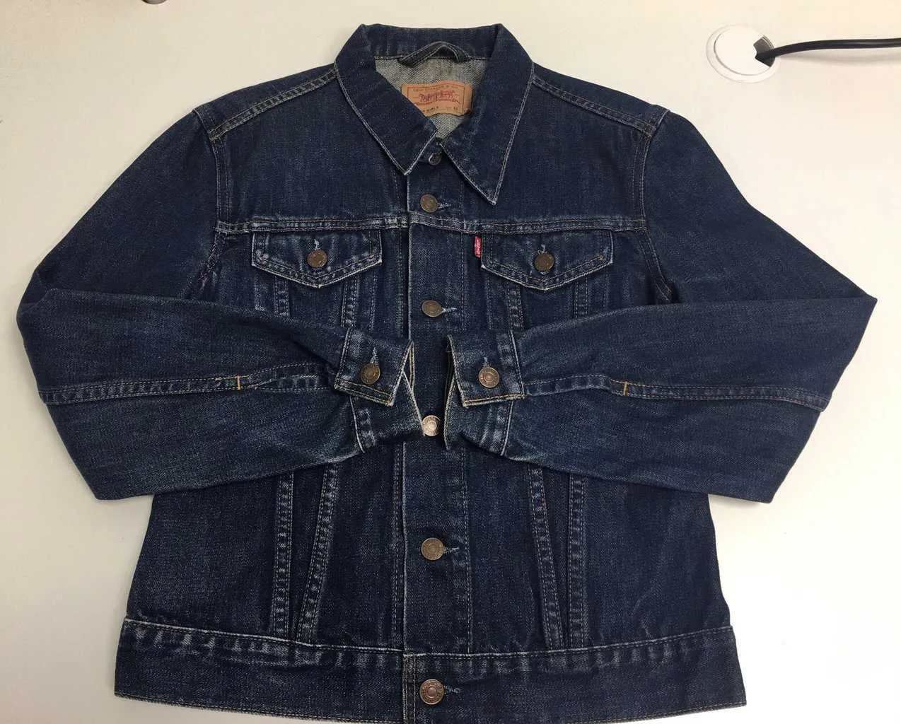 Vintage Levis for girls denim jacket in dark blue – XS